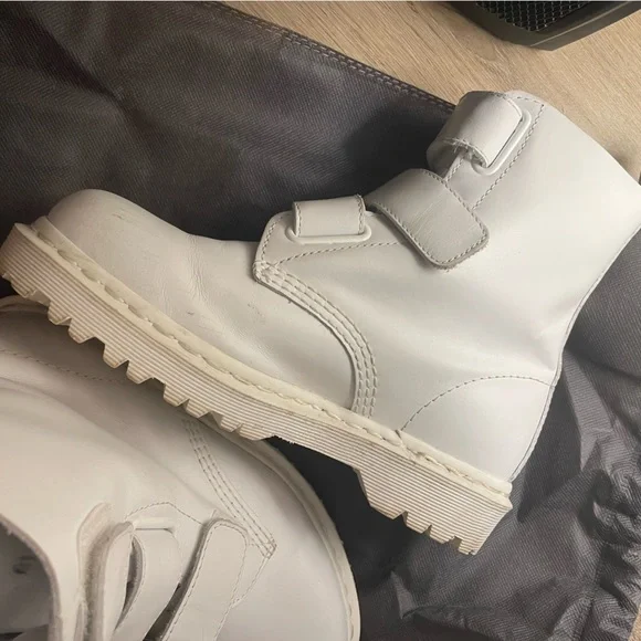 Doc martens coralia white deals
